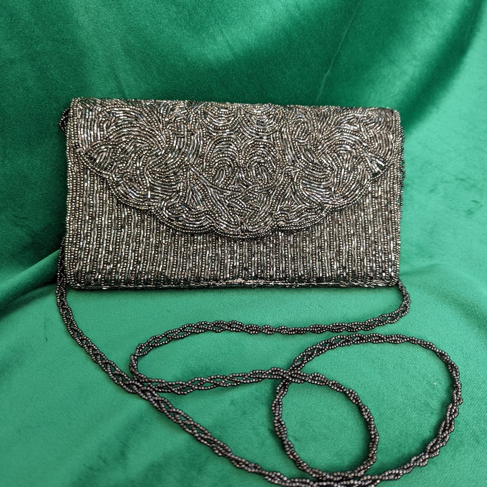 Vintage beaded shoulder purse